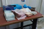 Temizlik personeli bulduğu poşet dolusu parayı polise teslim etti