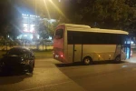 Ters yönden gelen alkollü sürücü servis minibüsüne çarptı