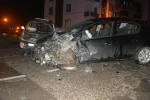 Ticari araç ile otomobilin çarpışması sonucu 1 ölü, 4 yaralı