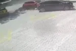 Ticari taksinin anne ile kızına çarptığı kazanın görüntüsü ortaya çıktı