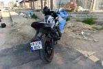 Ticari taksiyle çarpışan motosiklet sürücüsü yaralandı