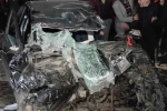 Tır dorsesine çarpan otomobil hurda yığınına döndü, sıkışan sürücü güçlükle kurtarıldı