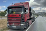 Tırın çarptığı dolmuşun sürücüsü yaralandı