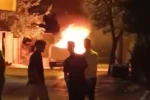 Tofaş alev topuna döndü, vatandaşlar yangını film izler gibi izledi
