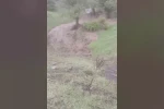 Tokat’ta dolu yağışı yolları beyaza bürüdü