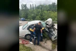 Tokat’ta kazada hurdaya dönen otomobildeki 5 kişi yaralandı