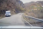 Trabzon’da öğrenci servisi kazası kamerada