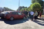 Trafik ışıkları arızalandı, araçlar birbirine girdi 
