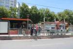 Tramvayın çarptığı genç kadın ağır yaralandı