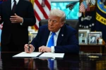 Trump, yüksek vasıflı işçilere verilen H-1B vizesinde şirketlerin ödeyeceği ücreti 100 bin dolara çıkardı