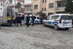 Tüfeğini temizlerken kazara kendini vurdu
