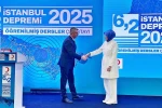Türk Kızılay Manisa İl Başkanı Gürsel’e teşekkür belgesi