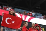 Türkiye - ABD maçını stadyumda 70 bin 492 taraftar takip etti