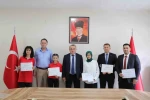 Türkiye derecesi elde eden öğrencilere başarı belgeleri verildi