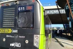 Tuzla’da ani fren yapan yolcu otobüsüne beton pompası çarptı: Cam patladı, yolcular yere savruldu