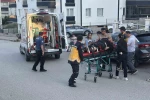 Üç tekerlekli motosikletten düşen kadın yaralandı