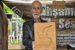 Uçakları bıraktı, ahşaba hayat verdi