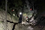 Uçuruma yuvarlanan 3 kişi operasyonla kurtarıldı