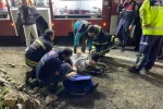 Uçurumdan deniz kıyısına yuvarlanan otomobilde 3 kişi yaralandı