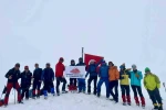 Uludağ’da mayısta kar sürprizi: 2 metre karda Türk bayrağı dalgalandı