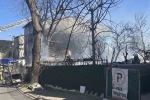 Ümraniye’de korkutan yangın: Hurdalık alan kullanılamaz hale geldi 