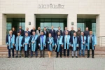 Üniversitede akademik yükselme sevinci