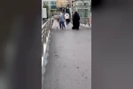 Üst geçitte hemcinsini darp etti: O anlar kamerada 