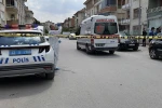 Üvey annesi ile kız kardeşinin boğazını keserek öldürdü