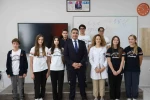 Vali Aslan öğrencilerle okullarda buluşuyor