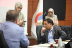 Vali Çiçek, vatandaşlarla bir araya gelmeye devam ediyor