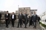 Vali Çiftçi, "Dil ve Edebiyat Konağı"nı inceledi, "Edebiyat Sokağı"nda gezdi