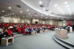 Vali Doğan, üniversite öğrencileri ile kariyer tecrübelerini paylaştı