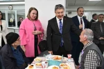 Vali Yılmaz ve eşi, huzurevi sakinleriyle iftar yaptı