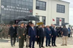 Valiye şemsiye var, gazilere yok