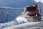 Van’da 390 yerleşim yerinin yolu kardan kapandı