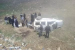 Van’da kamyonet şarampole devrildi: 4 yaralı