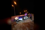 Van’da kaza yapan otomobilin bagajından çok sayıda bira kutusu çıktı