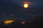 Van’da tarih ve dolunay manzarası mest etti