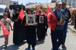 Vanlı anneler evlatlarını bekliyor