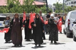 Vanlı annelerin evlat nöbeti devam ediyor