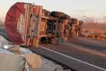 Yağ yüklü kamyon devrildi: 1 yaralı