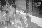 Yanlış yere araç park ettikleri için uyardıkları grubun saldırısına uğradılar