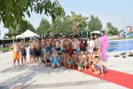 Yaz sıcağında çocuklara havuz sürprizi