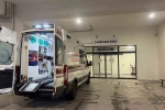 Yılan, bahçeye inen adamın ayağına saldırdı