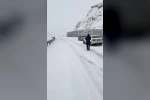 Yoğun kar yağışı, Palandöken geçidinde sürücülere zor anlar yaşattı