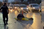 Yolun karşısına geçerken kamyonun çarptığı yaşlı adam öldü 