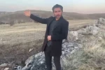 Yolunu şaşıran karaca bozkırın ortasında görüntülendi