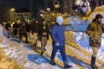 Yüksekova’da cemaat namazdayken çatı çöktü: İmam anons etti, köylü küreği ve halatıyla yardıma koştu