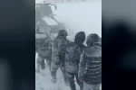 Yüksekova’da taziyeye gidenler fırtınaya yakalandı
