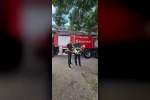 Yuvasında mahsur kalan leyleği itfaiye kurtardı